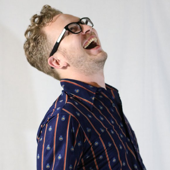 Meet me, Sam, your posher! - Picture 1 of 5